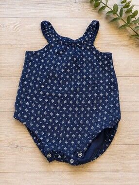 Size 9 months Carter's baby girls tank top onesie